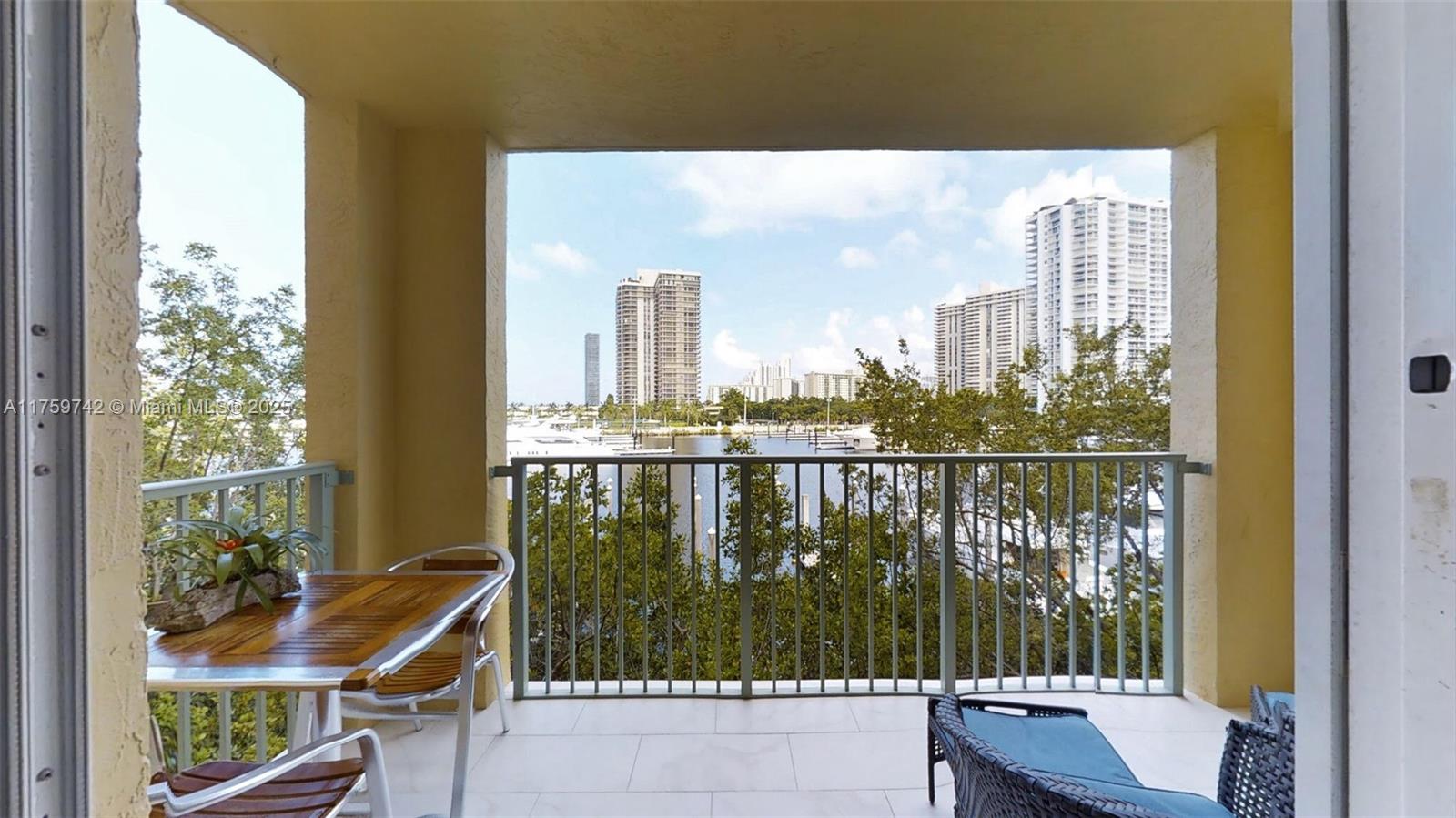 THE YACHT CLUB AT AVENTUR - Residential
