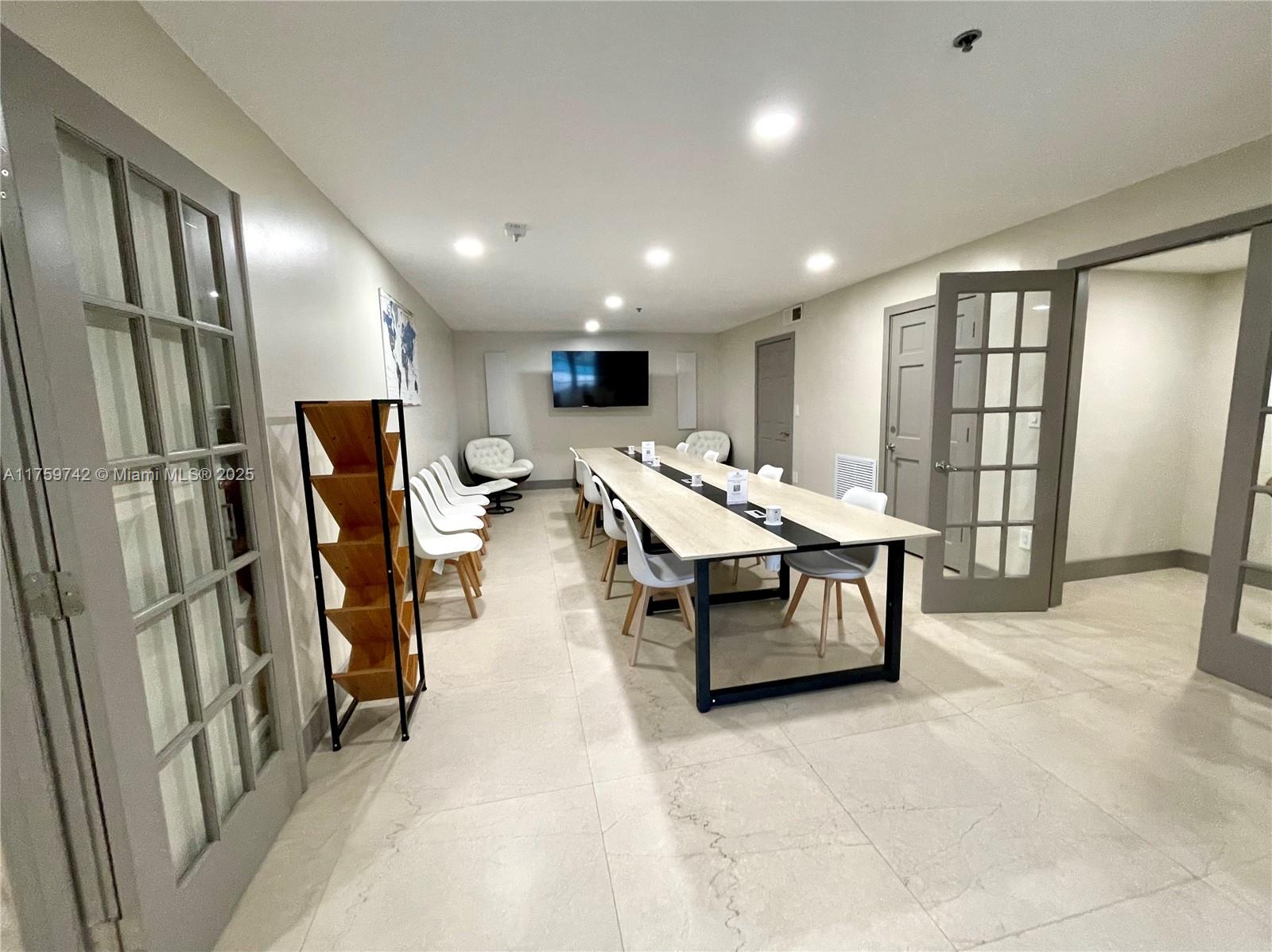 THE YACHT CLUB AT AVENTUR - Residential