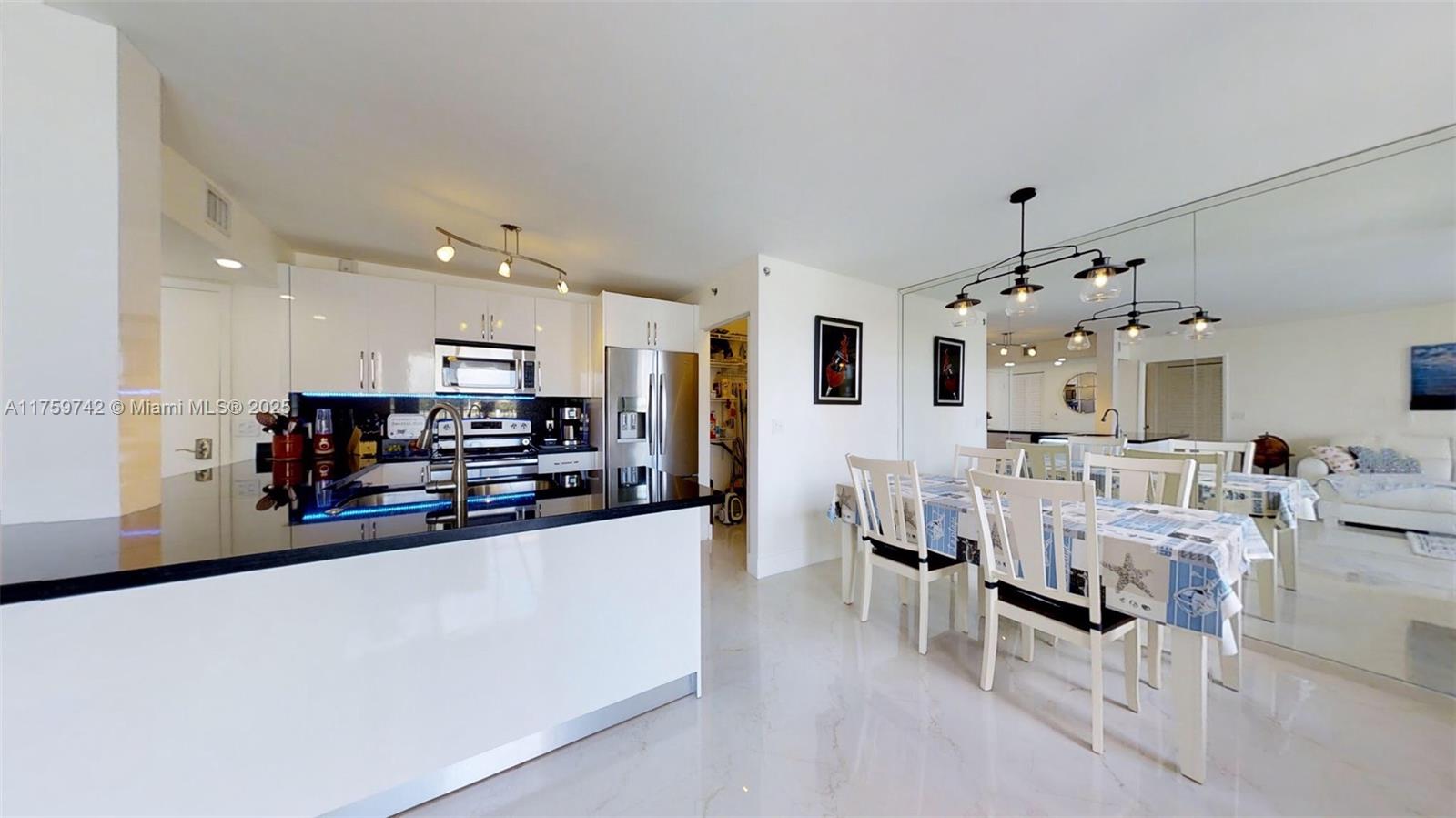 THE YACHT CLUB AT AVENTUR - Residential