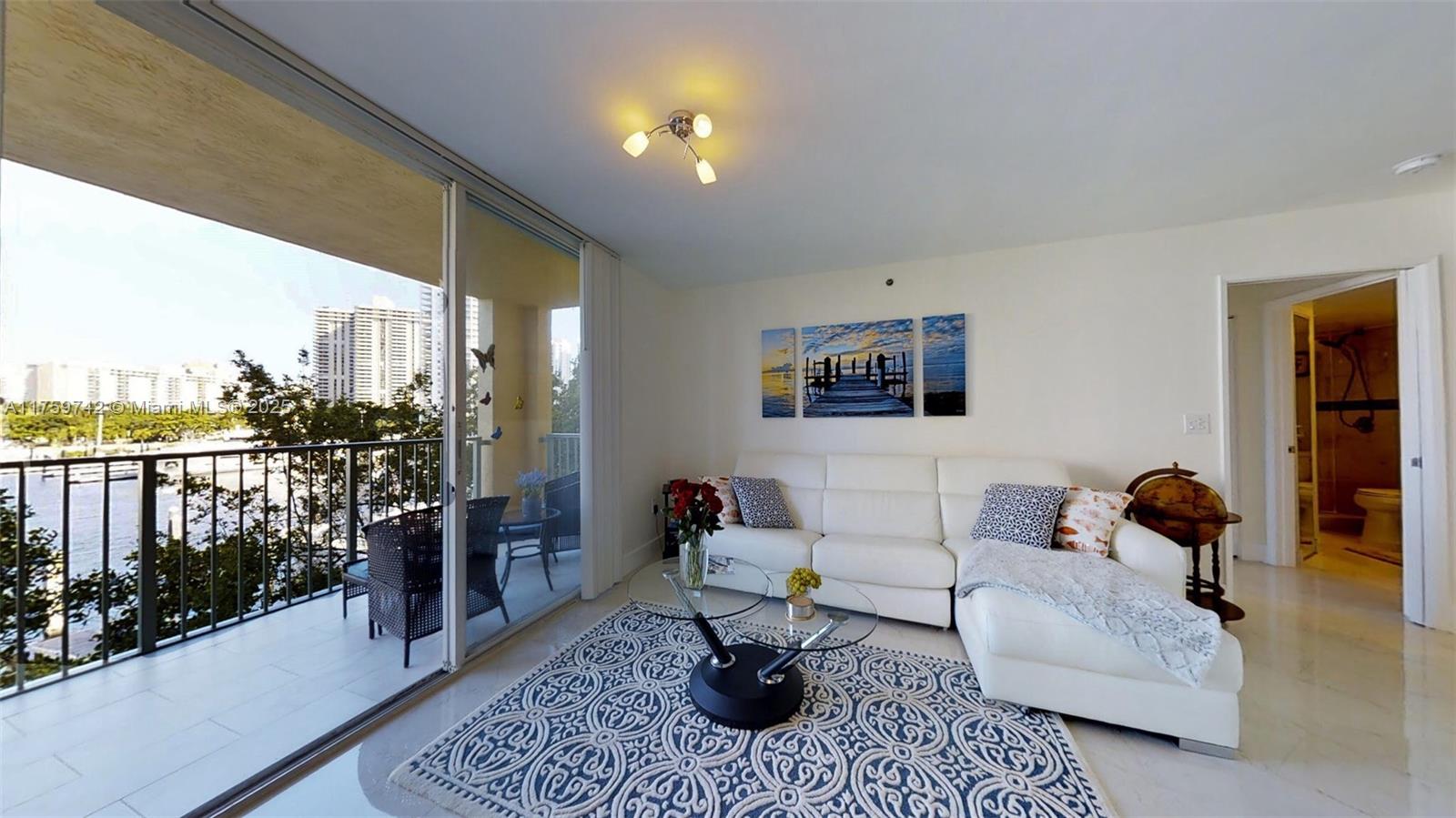 THE YACHT CLUB AT AVENTUR - Residential