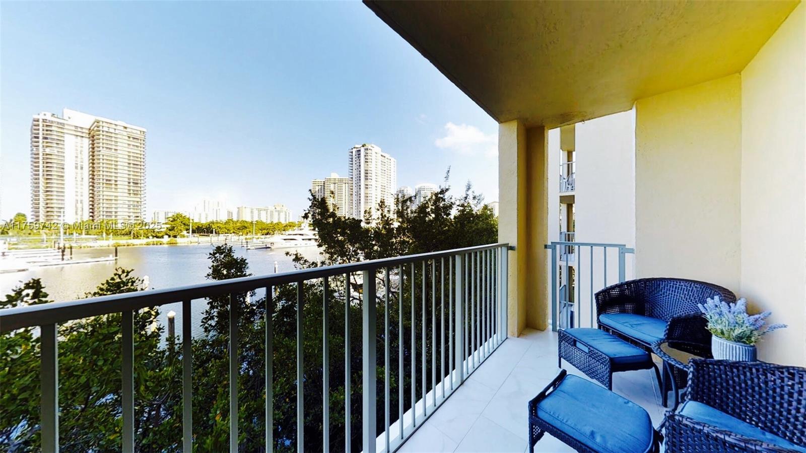 THE YACHT CLUB AT AVENTUR - Residential