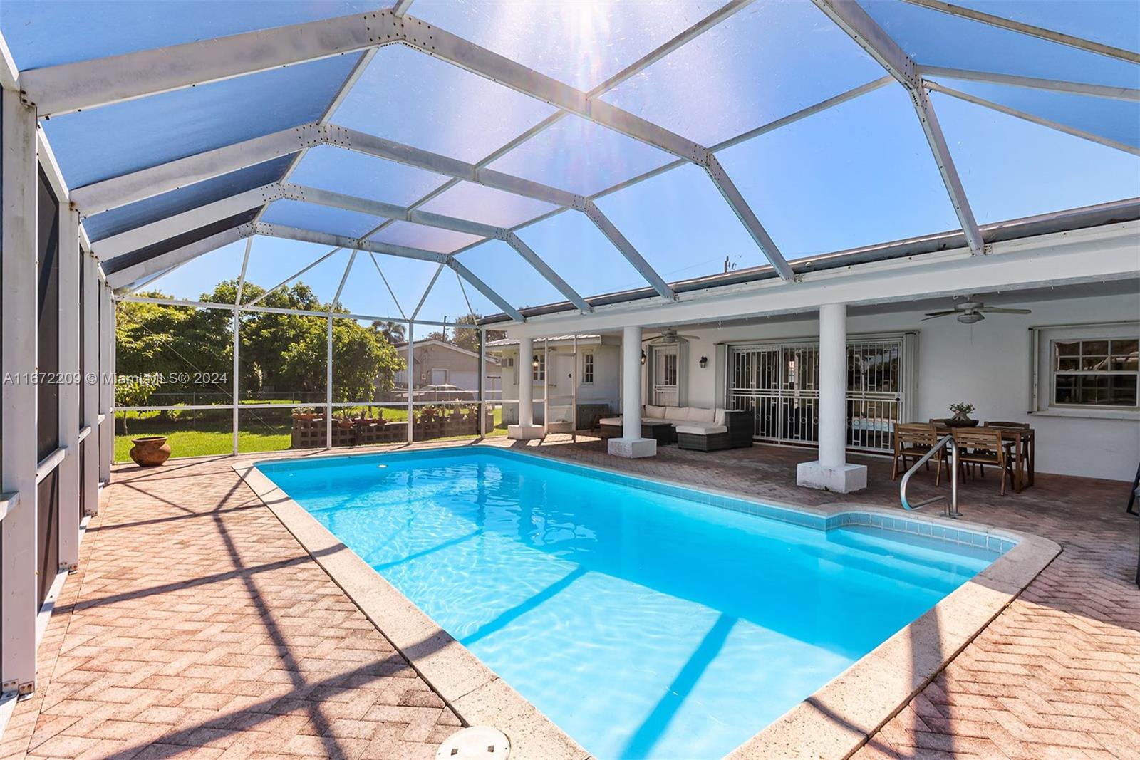 ROYAL PALM ESTATES REPLAT - Residential