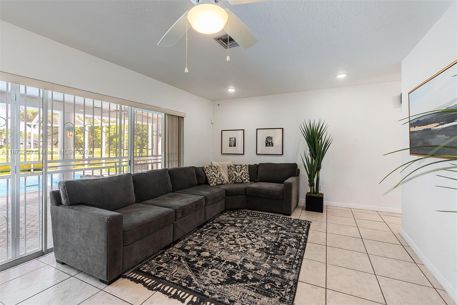 ROYAL PALM ESTATES REPLAT - Residential