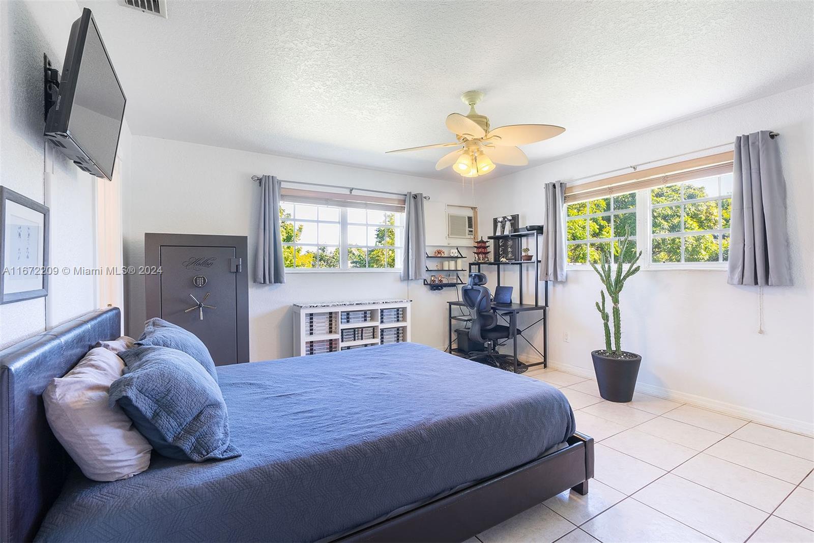 ROYAL PALM ESTATES REPLAT - Residential