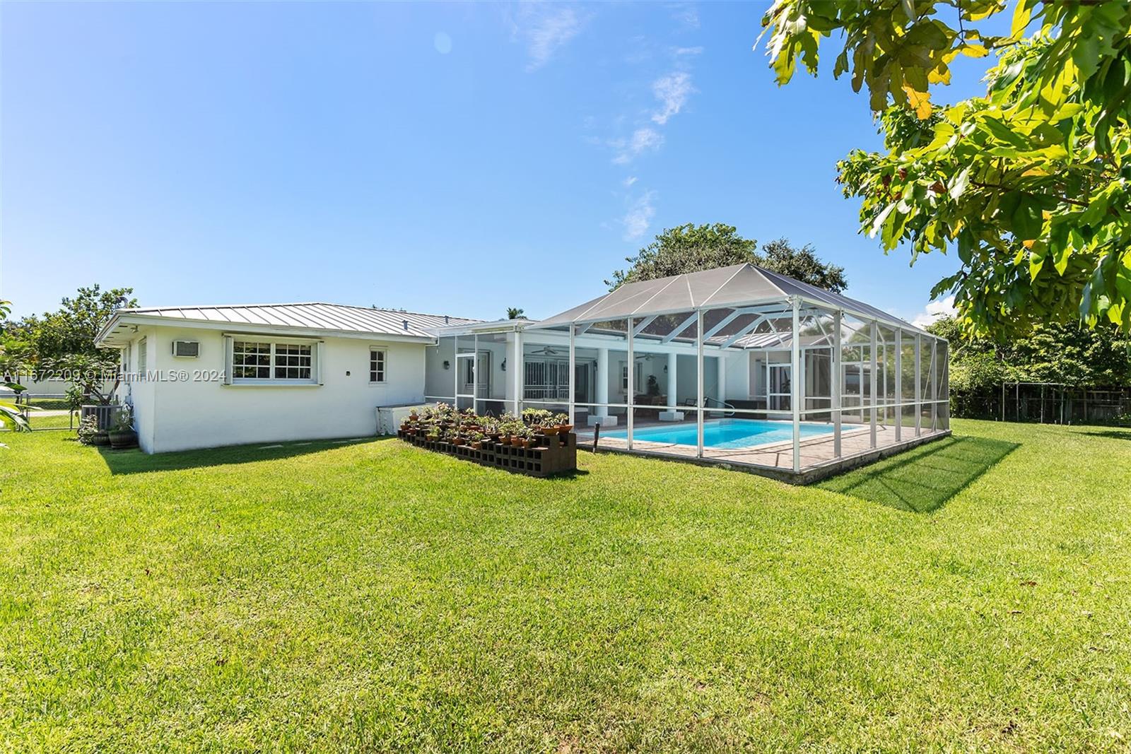 ROYAL PALM ESTATES REPLAT - Residential