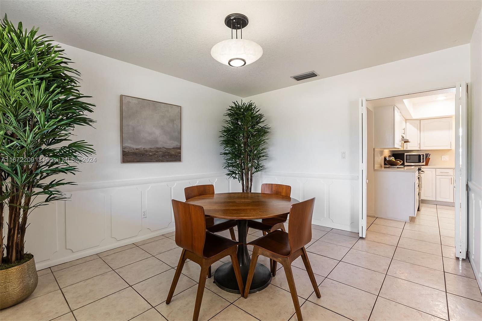 ROYAL PALM ESTATES REPLAT - Residential