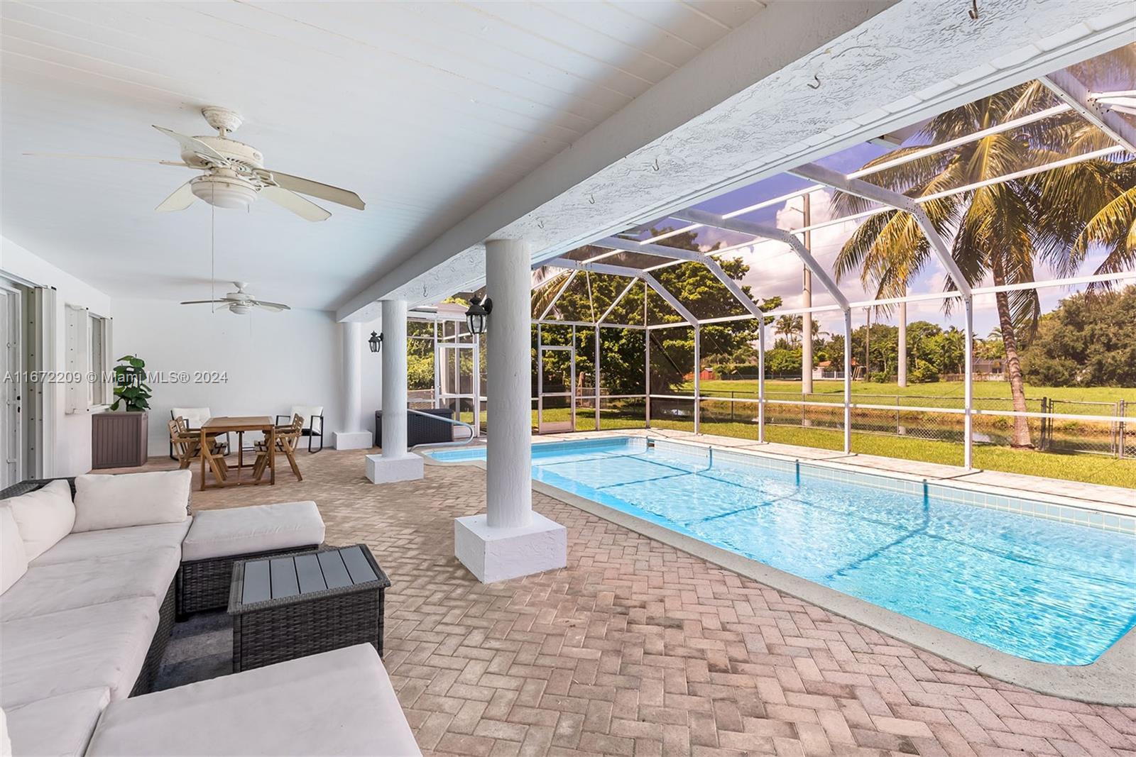ROYAL PALM ESTATES REPLAT - Residential