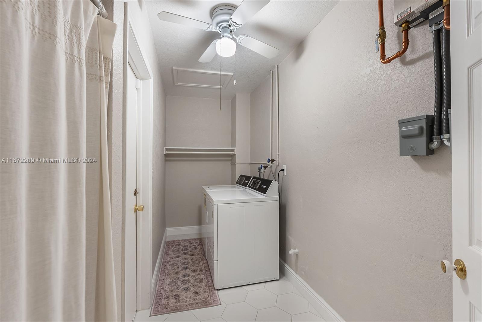 ROYAL PALM ESTATES REPLAT - Residential