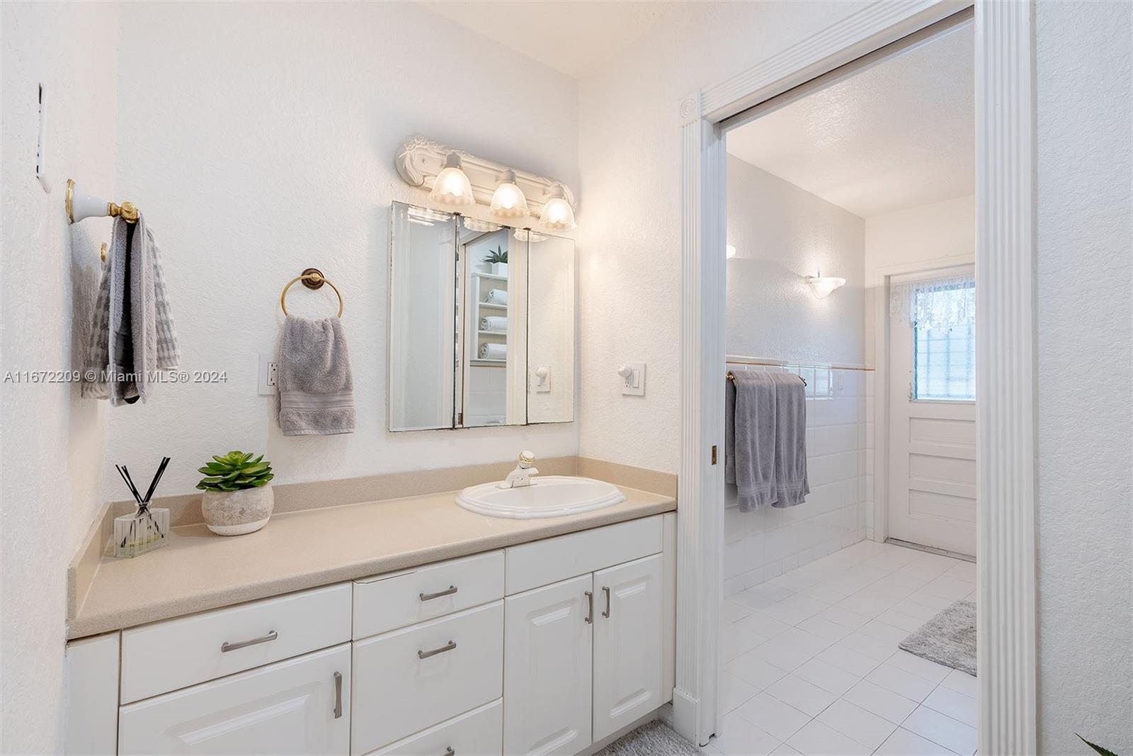 ROYAL PALM ESTATES REPLAT - Residential