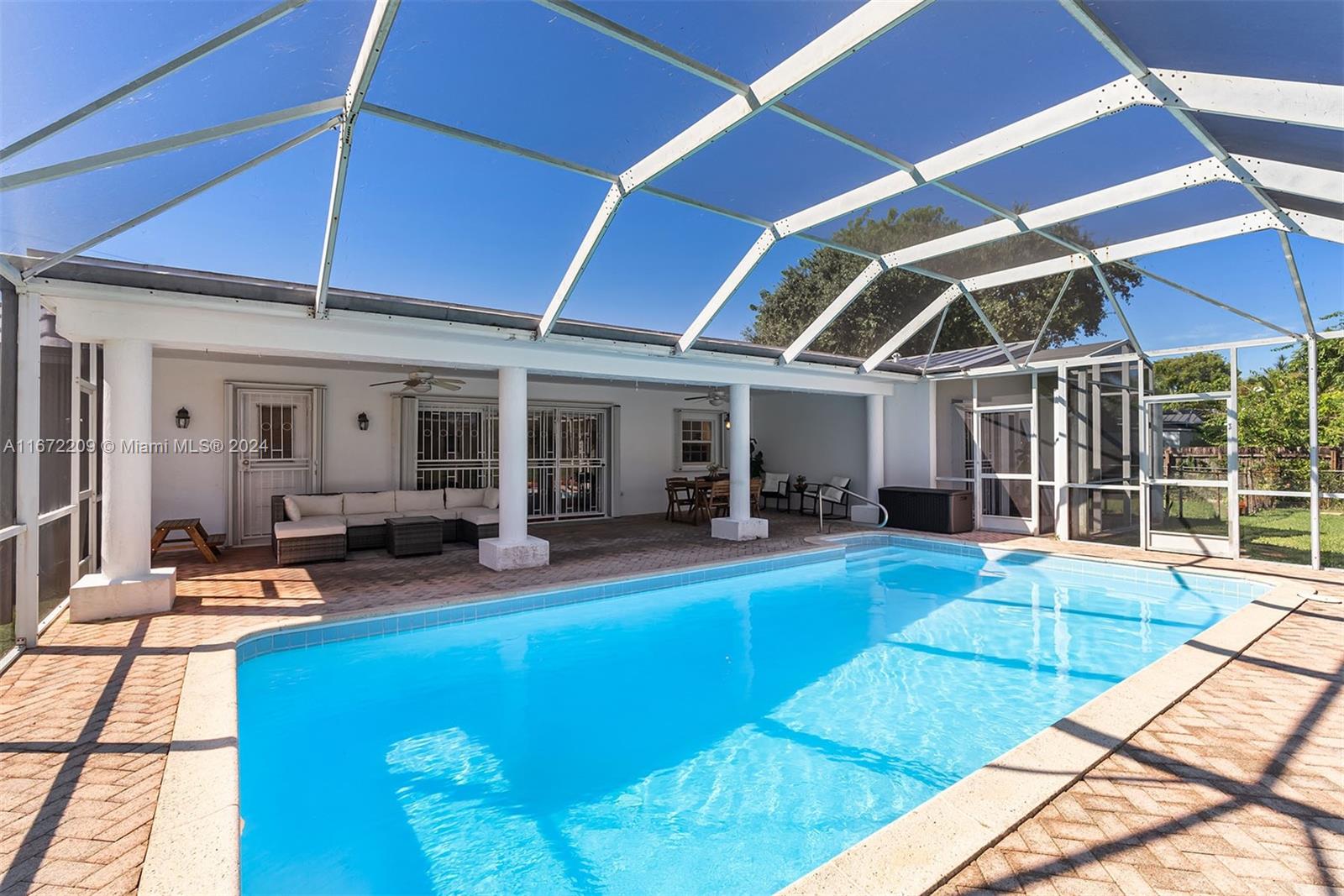 ROYAL PALM ESTATES REPLAT - Residential