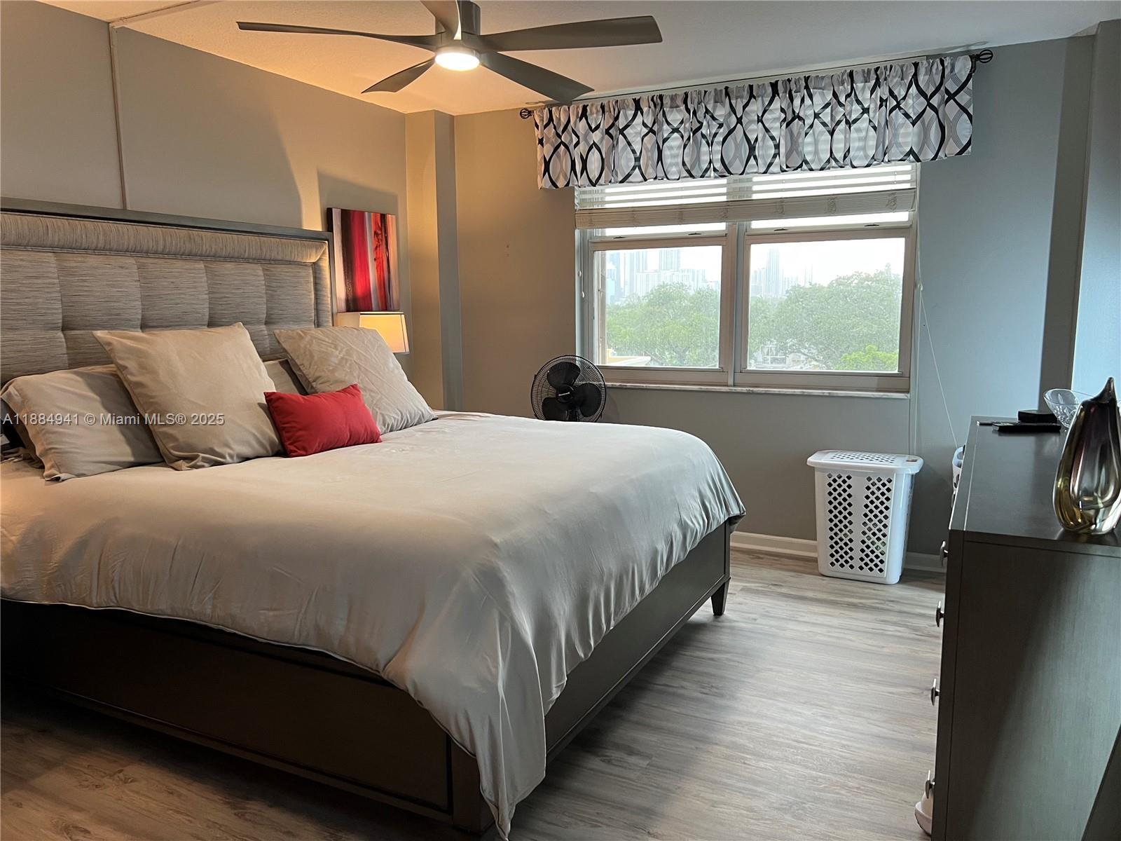 RUNAWAY BAY CONDO - Residential Lease