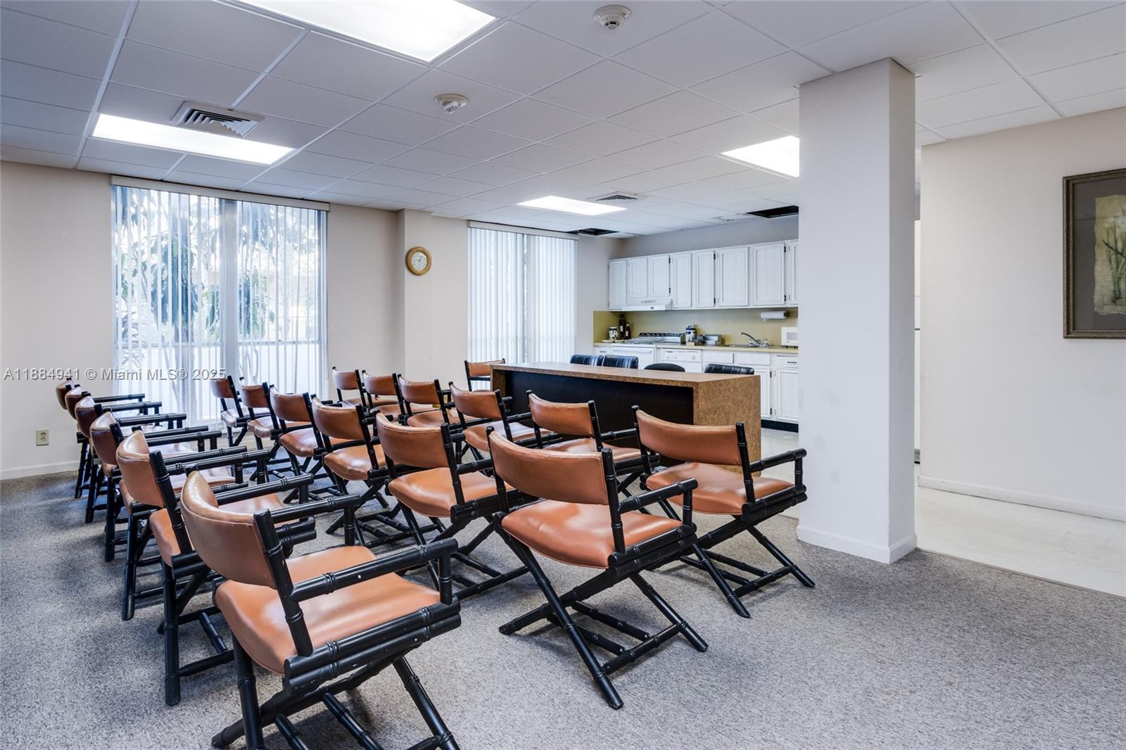 RUNAWAY BAY CONDO - Residential Lease