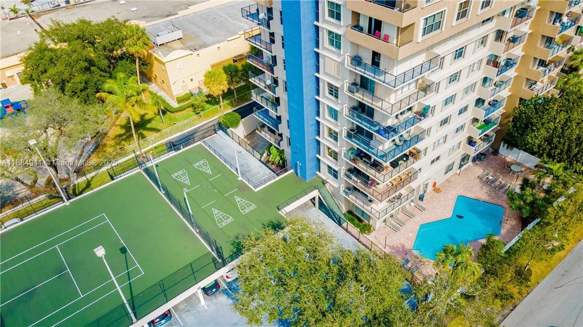 RUNAWAY BAY CONDO - Residential Lease