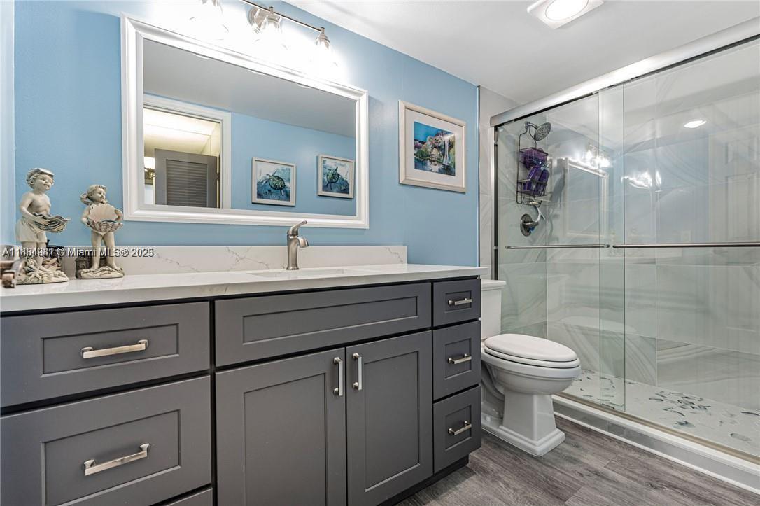 RUNAWAY BAY CONDO - Residential Lease