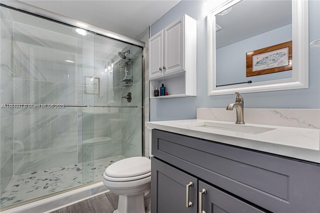 RUNAWAY BAY CONDO - Residential Lease