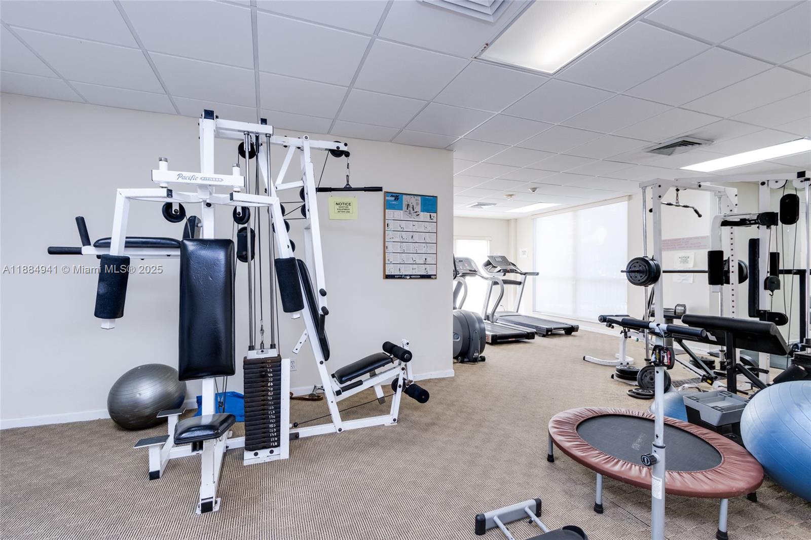 RUNAWAY BAY CONDO - Residential Lease