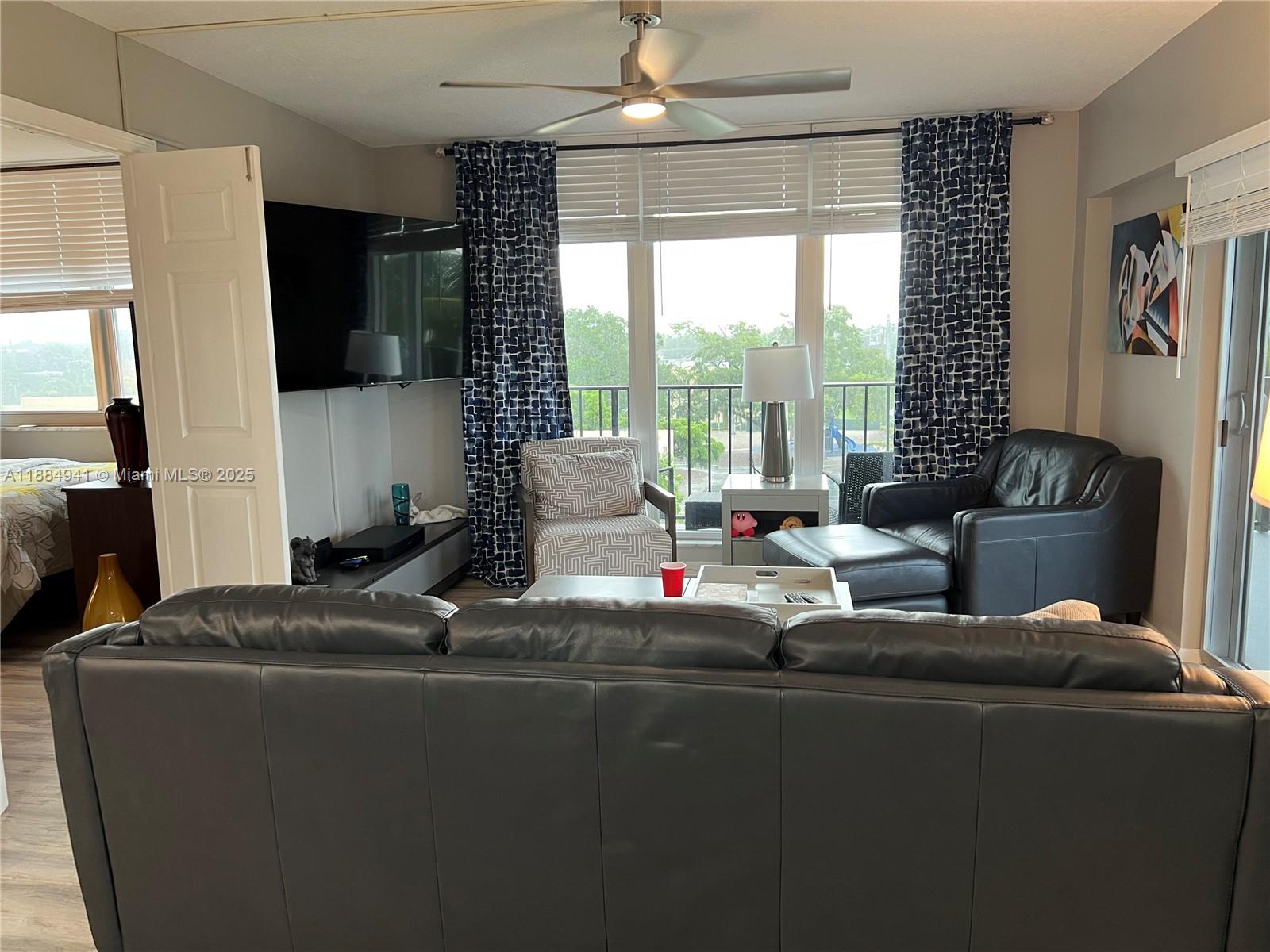 RUNAWAY BAY CONDO - Residential Lease
