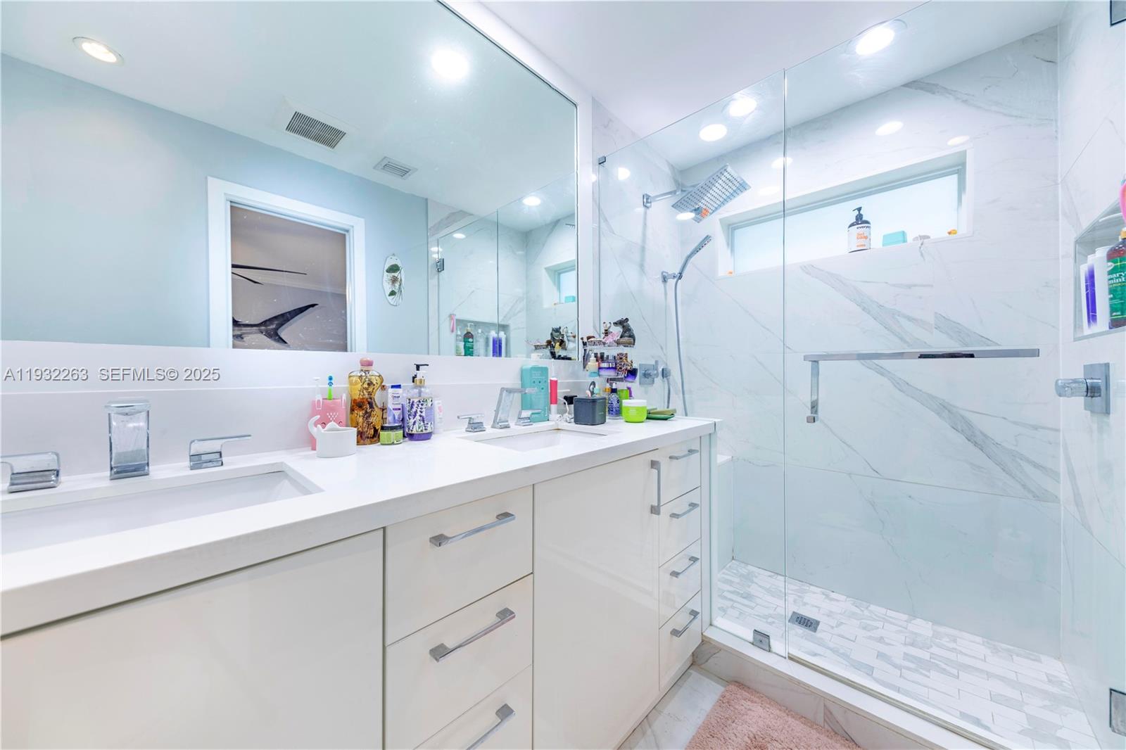 VILLAGES OF HILLSBORO SEC - Residential