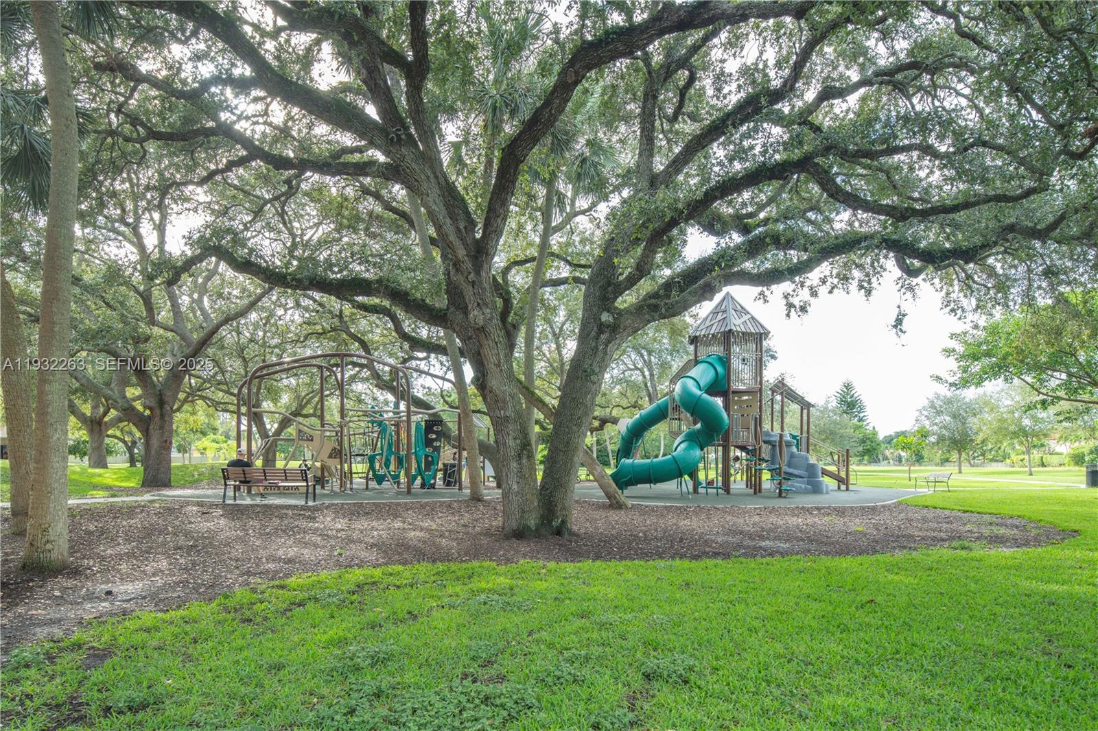 VILLAGES OF HILLSBORO SEC - Residential