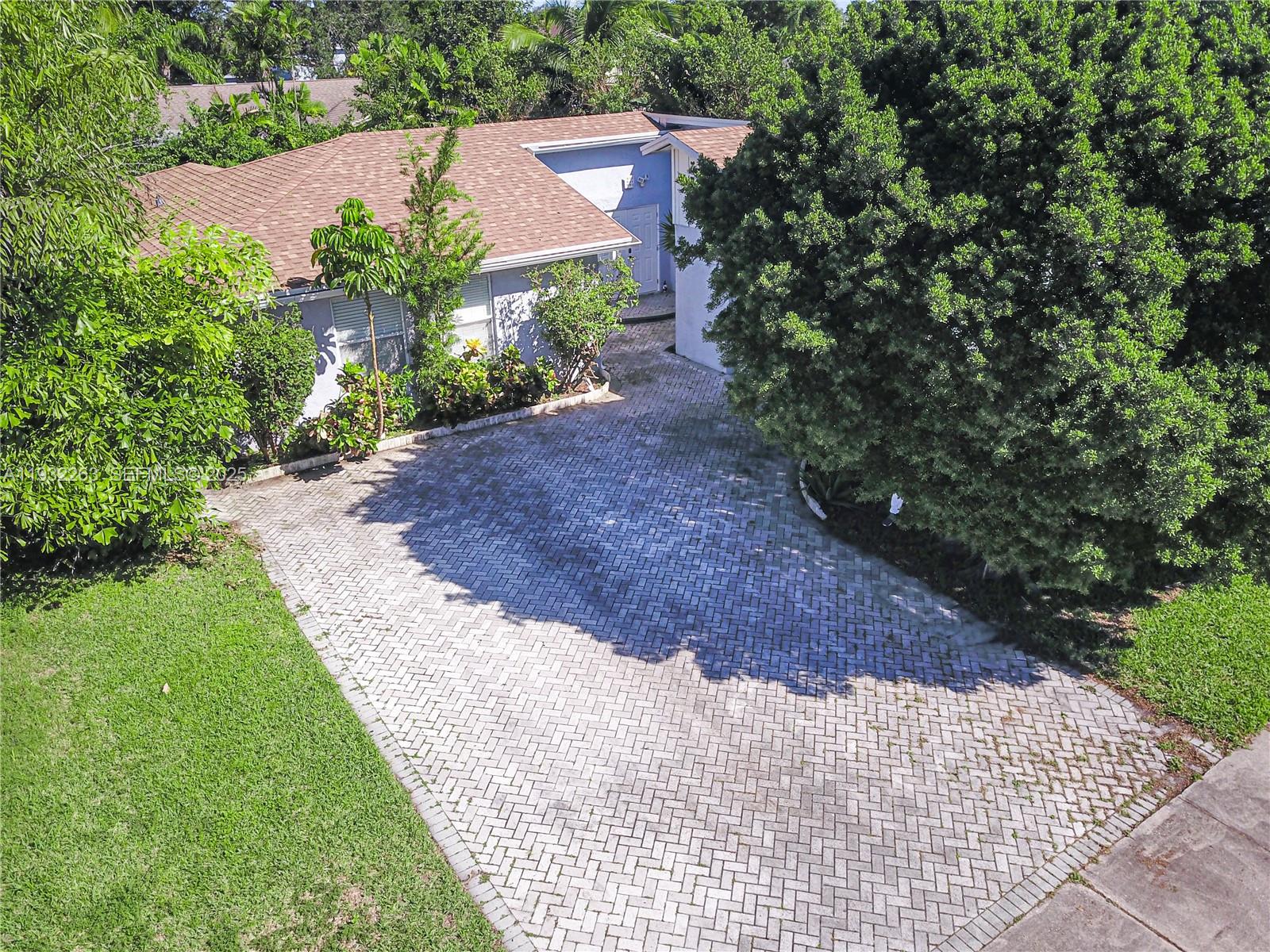 VILLAGES OF HILLSBORO SEC - Residential