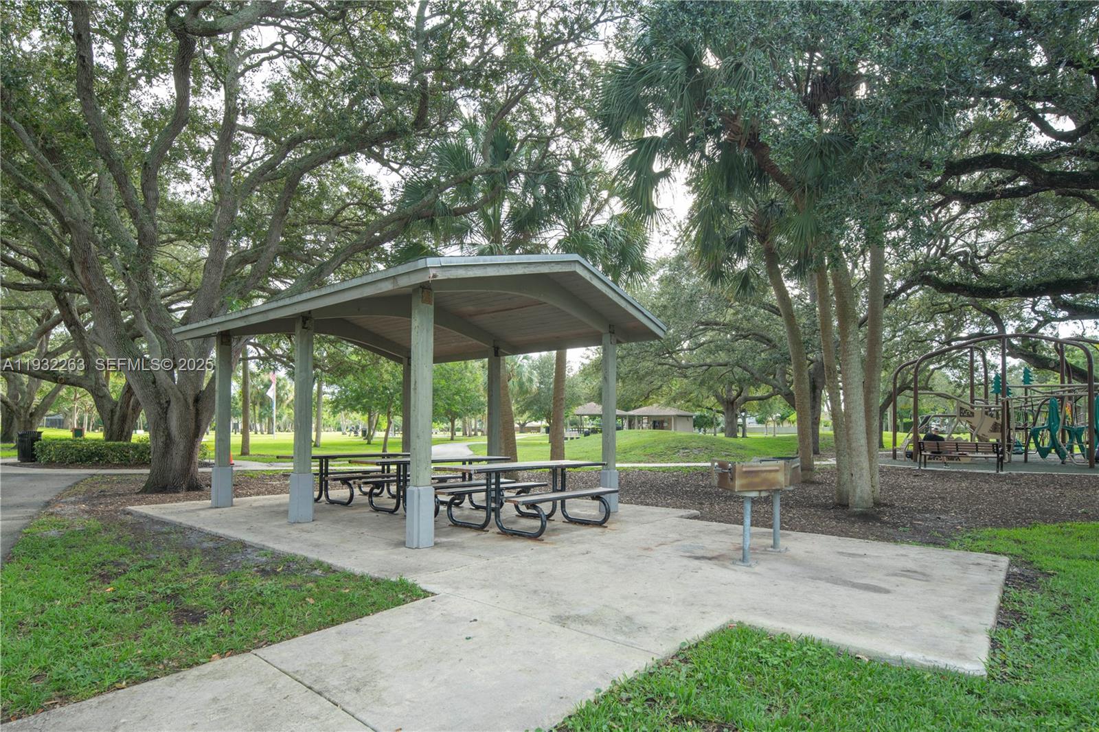 VILLAGES OF HILLSBORO SEC - Residential