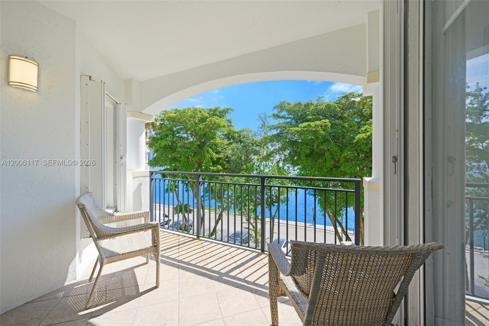 3255 NE 184th St 12410