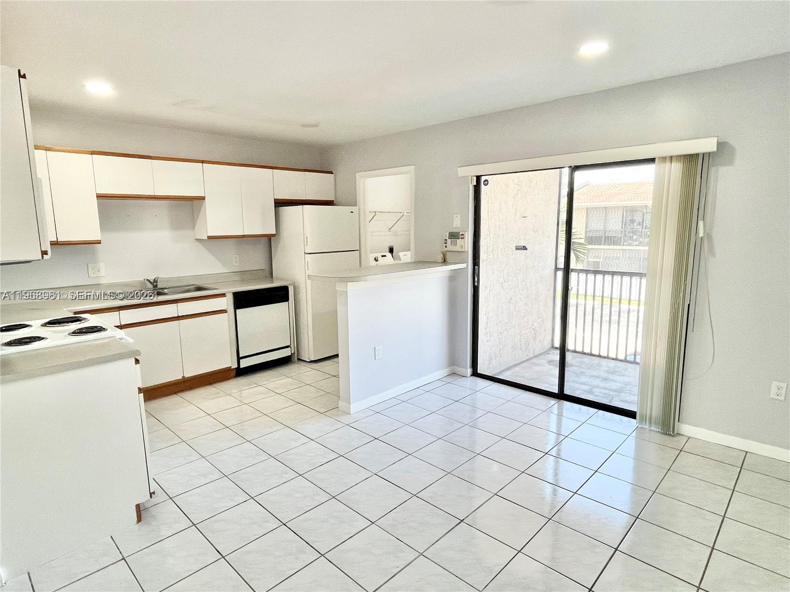 CUTLER CREEK VILLAGE COND - Residential Lease