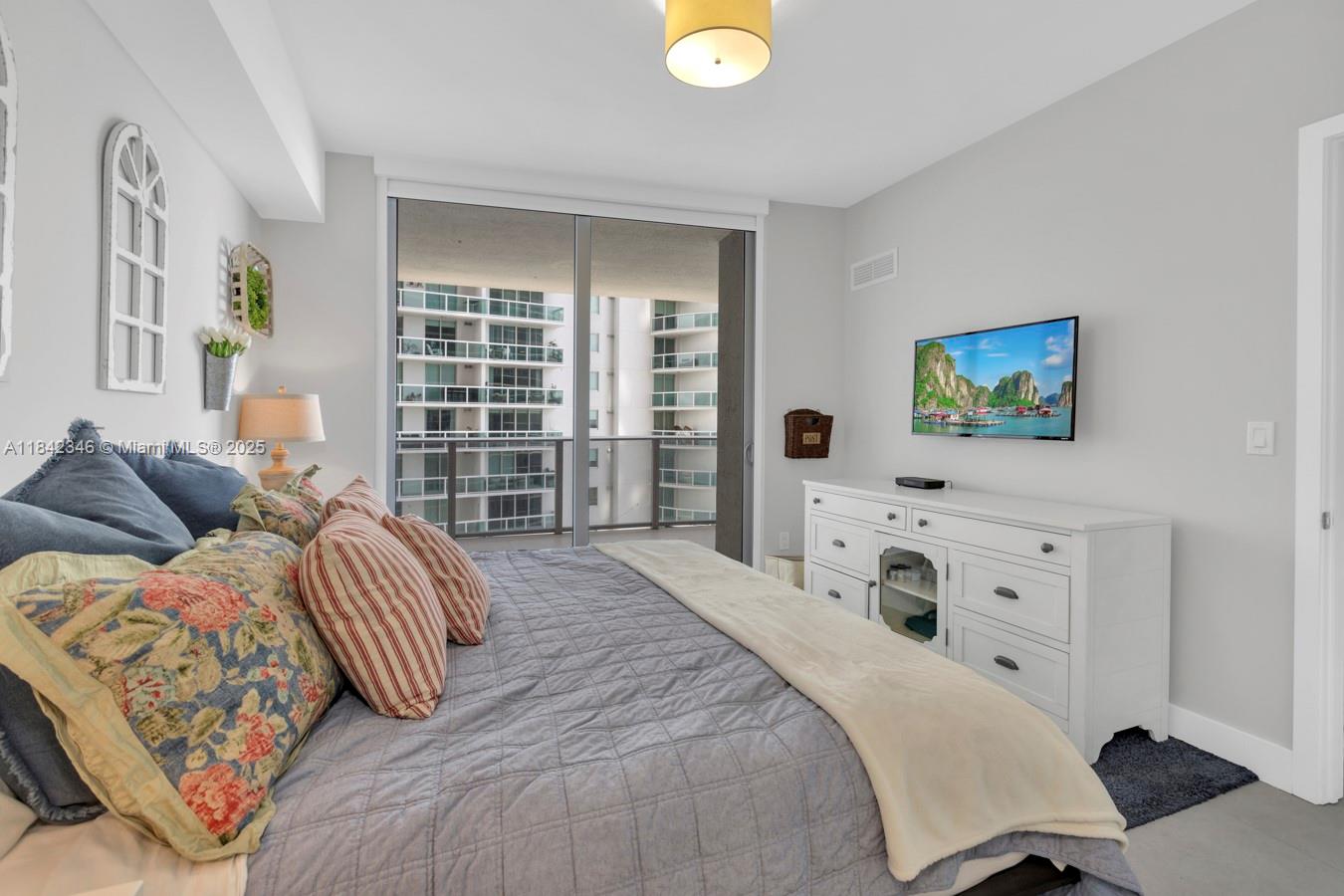 ARIA ON THE BAY CONDO - Residential Lease