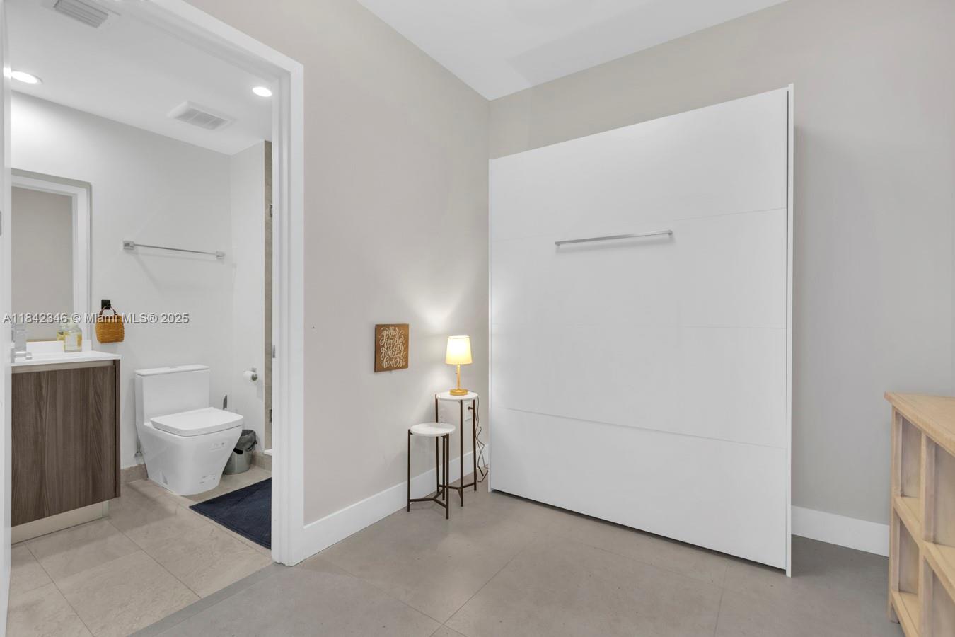 ARIA ON THE BAY CONDO - Residential Lease