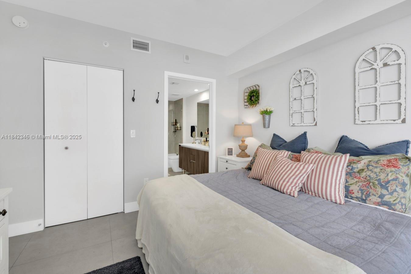 ARIA ON THE BAY CONDO - Residential Lease