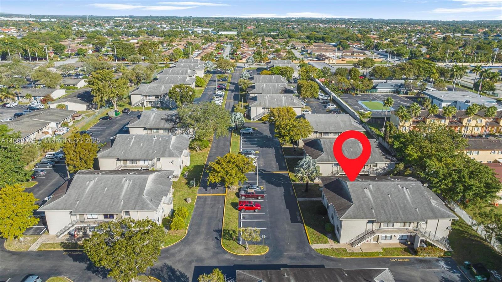 ROZLAND CONDO - Residential