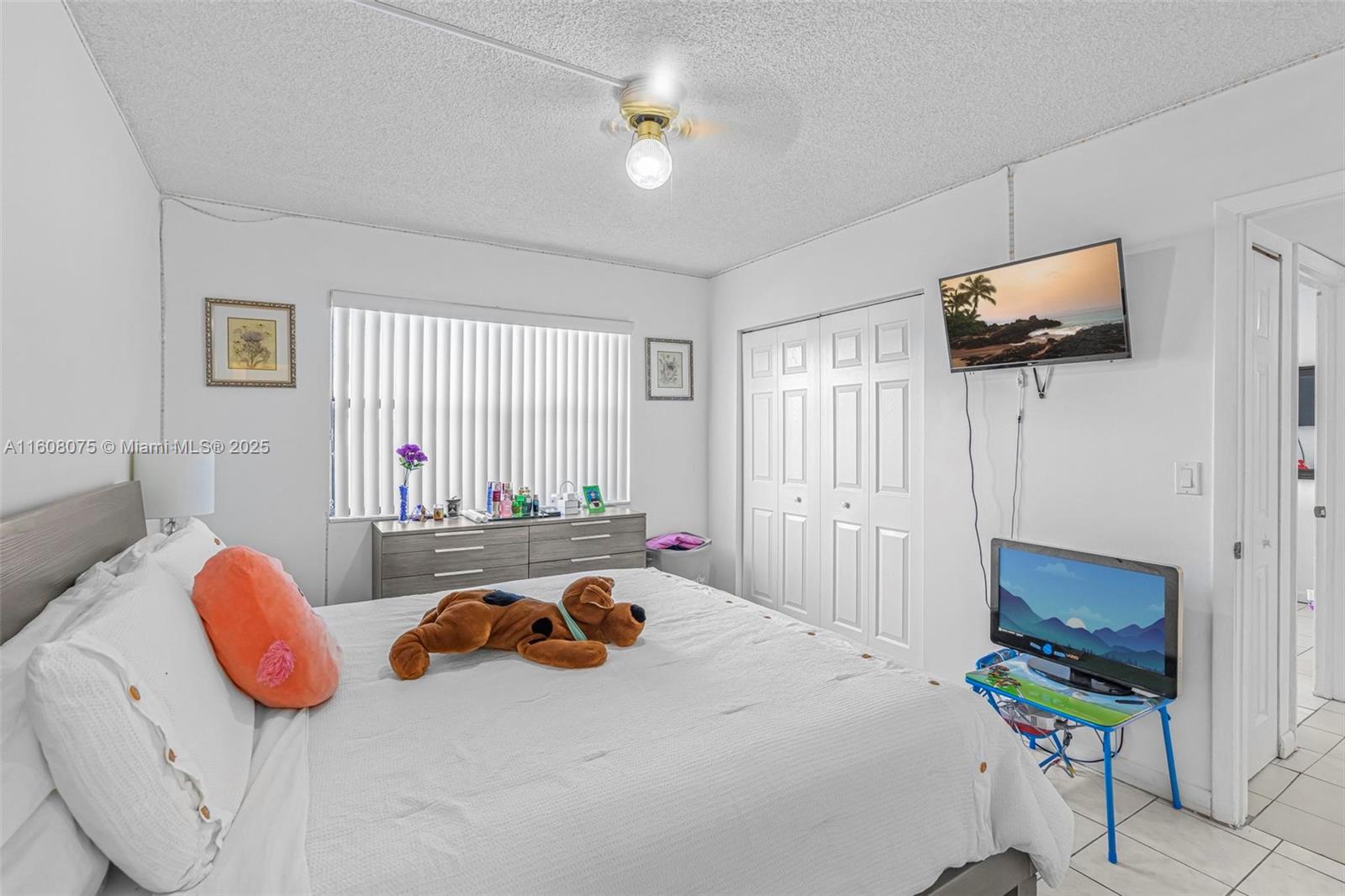 ROZLAND CONDO - Residential