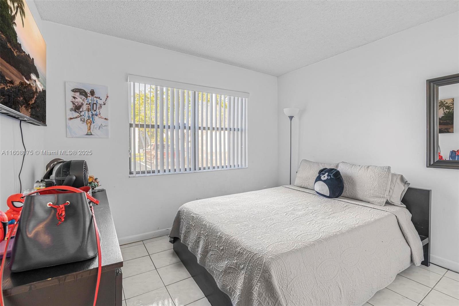 ROZLAND CONDO - Residential