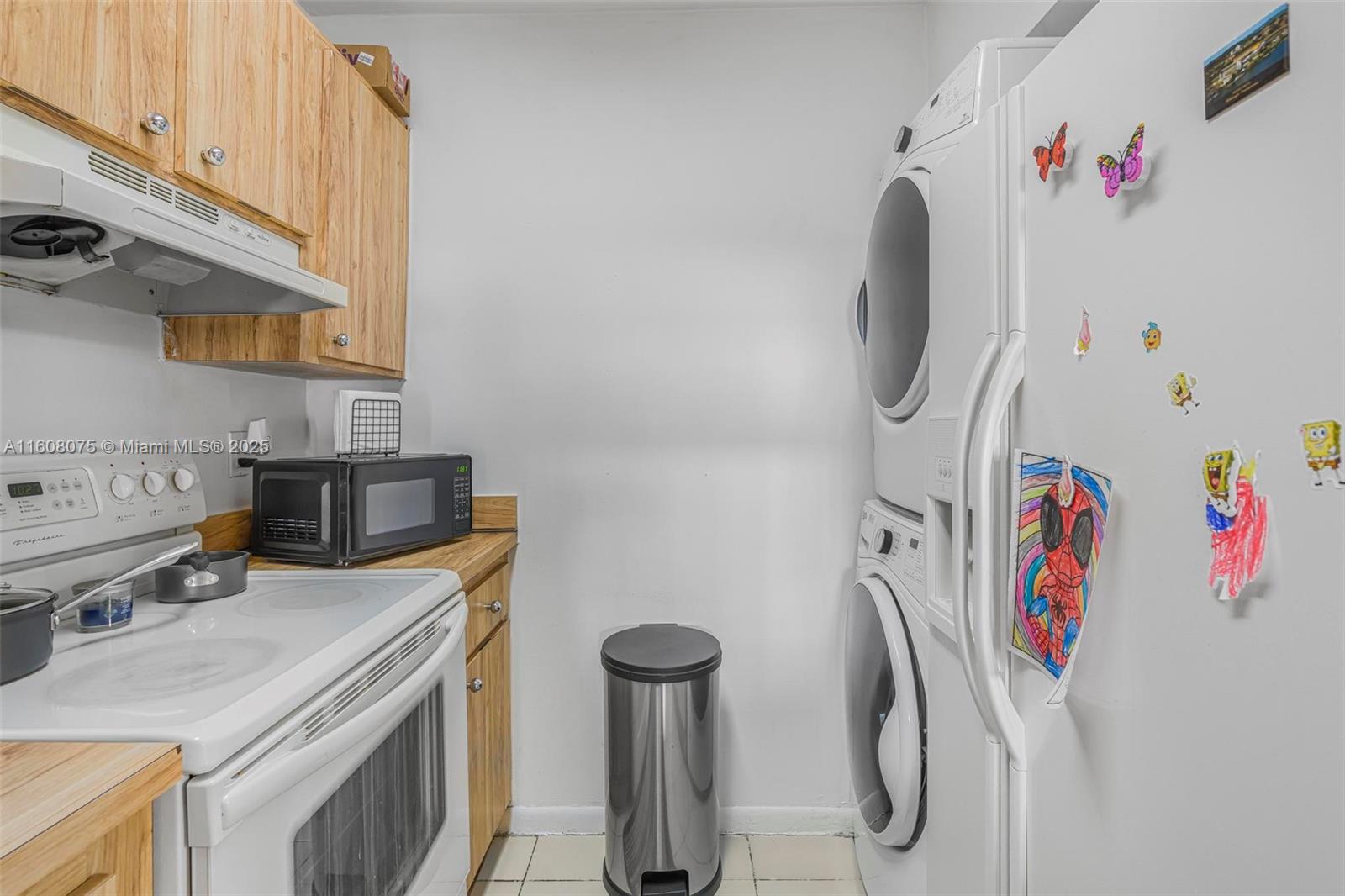 ROZLAND CONDO - Residential