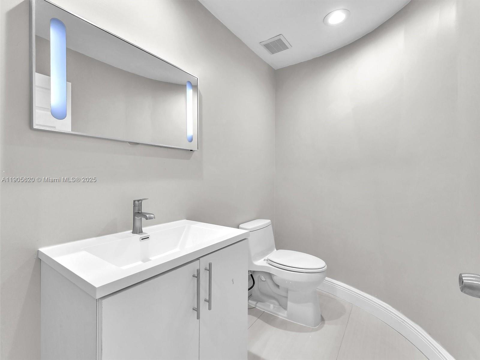 BANYAN CLUB - Residential