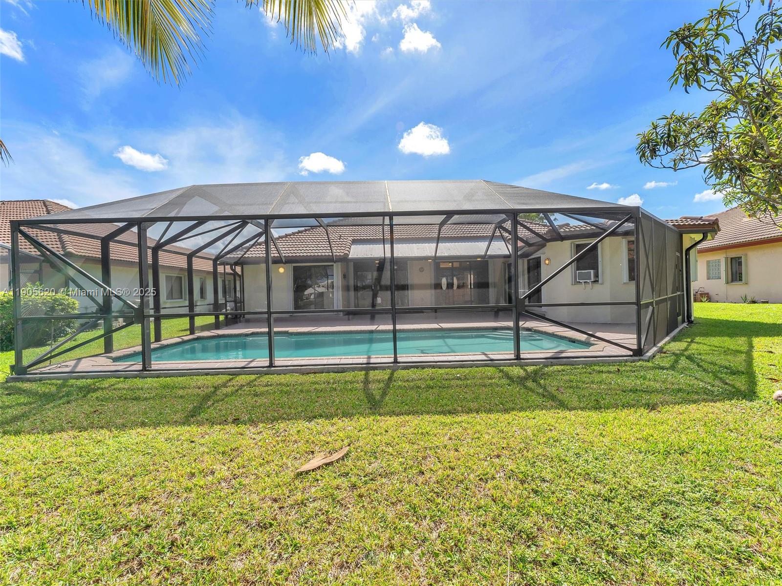 BANYAN CLUB - Residential