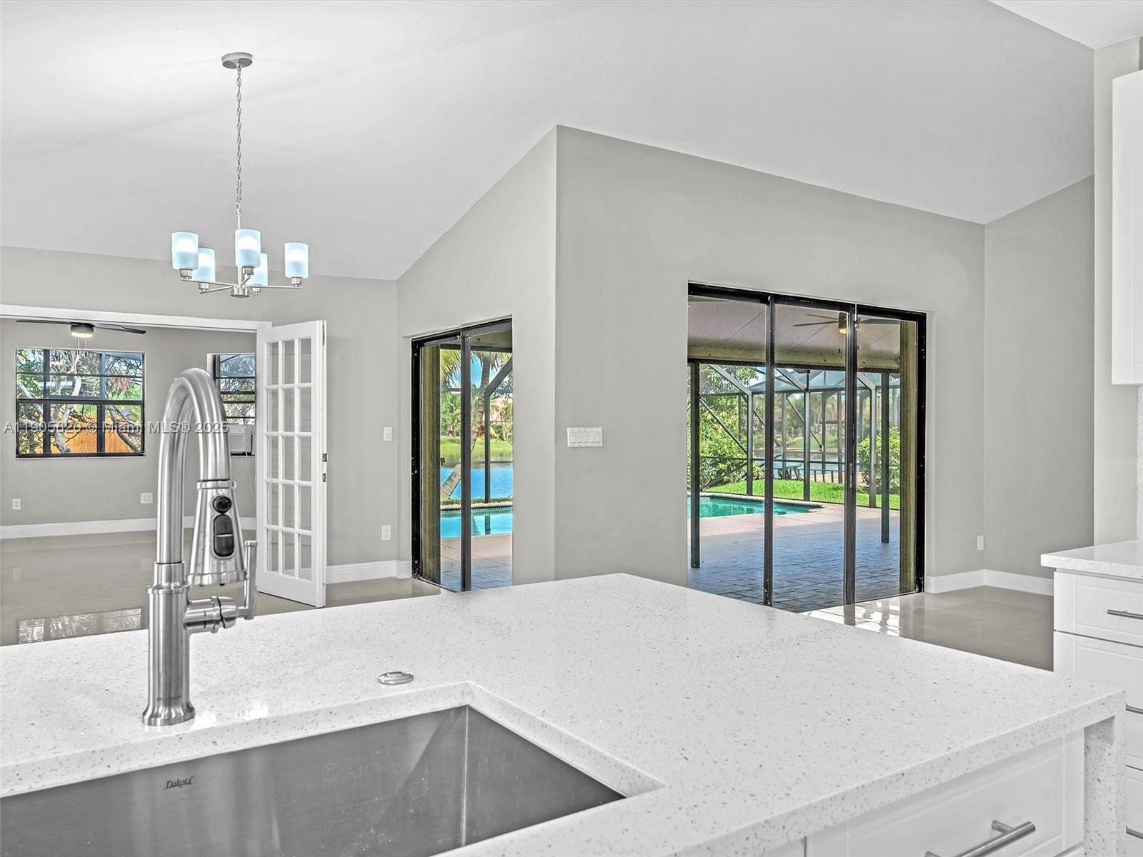 BANYAN CLUB - Residential