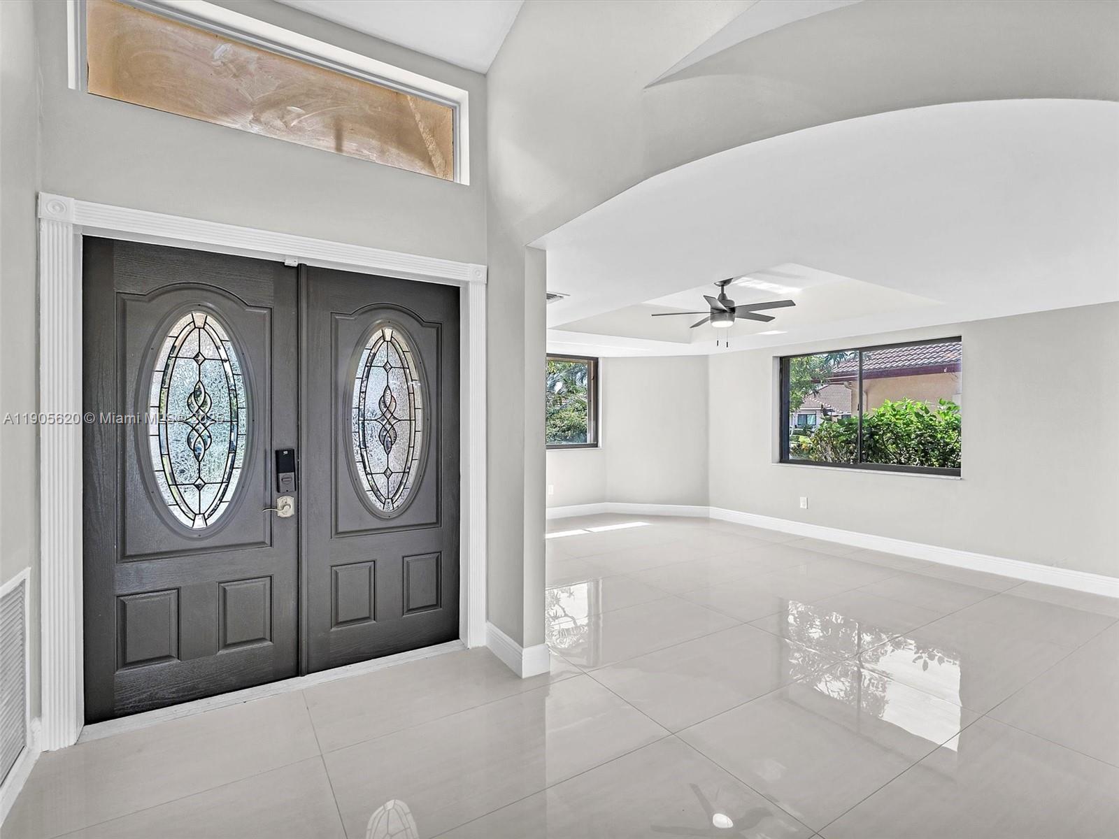 BANYAN CLUB - Residential