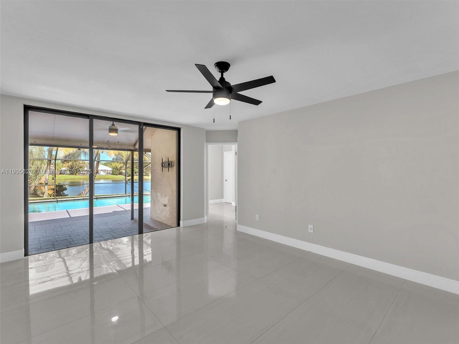 BANYAN CLUB - Residential