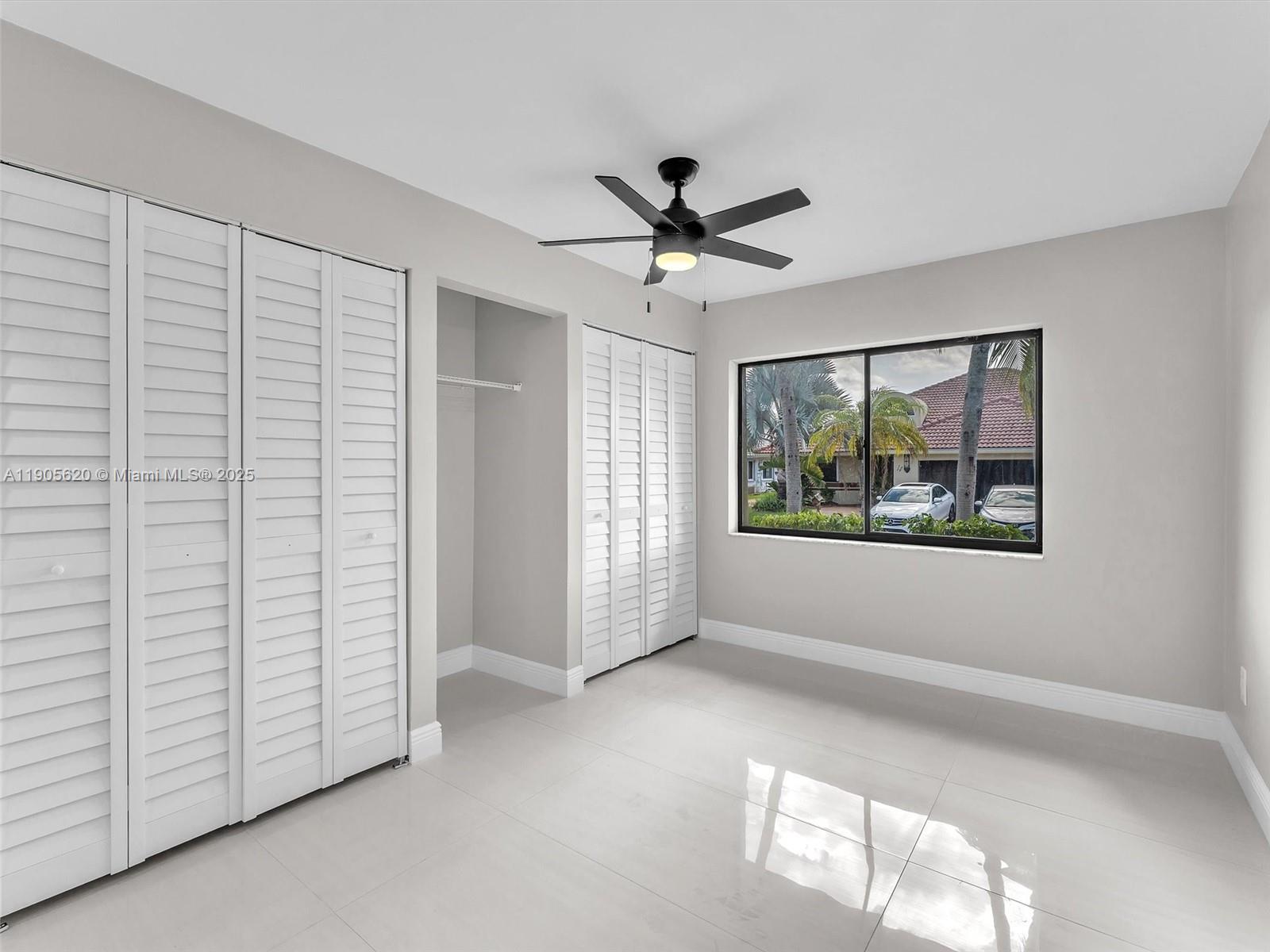 BANYAN CLUB - Residential