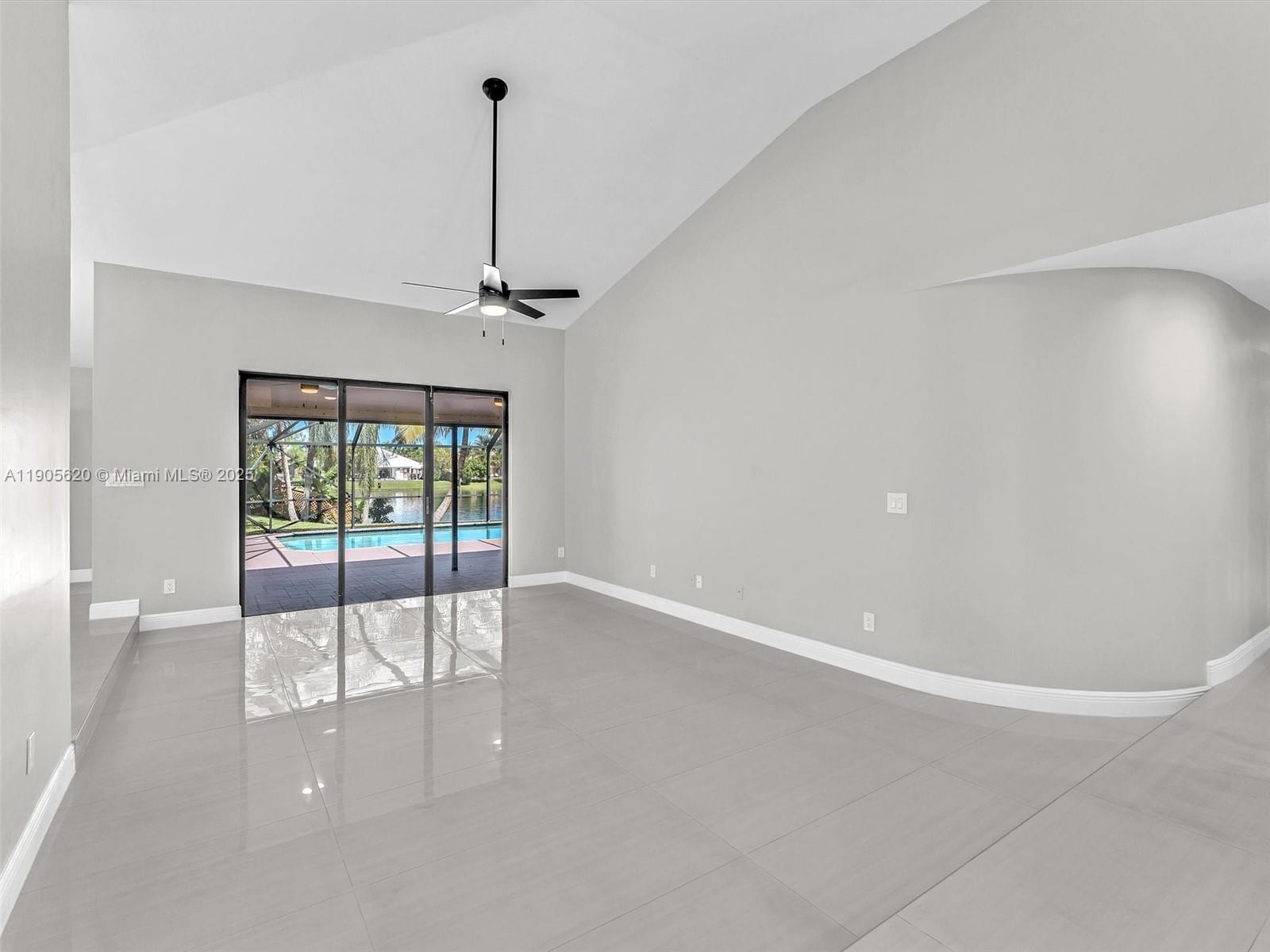 BANYAN CLUB - Residential