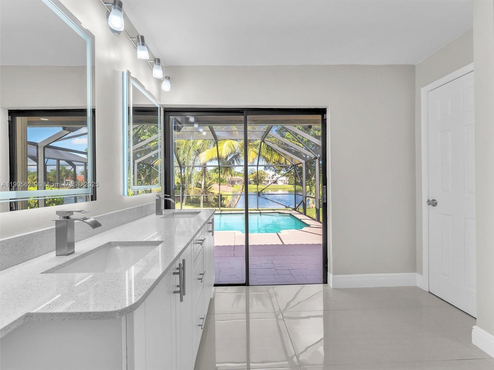 BANYAN CLUB - Residential