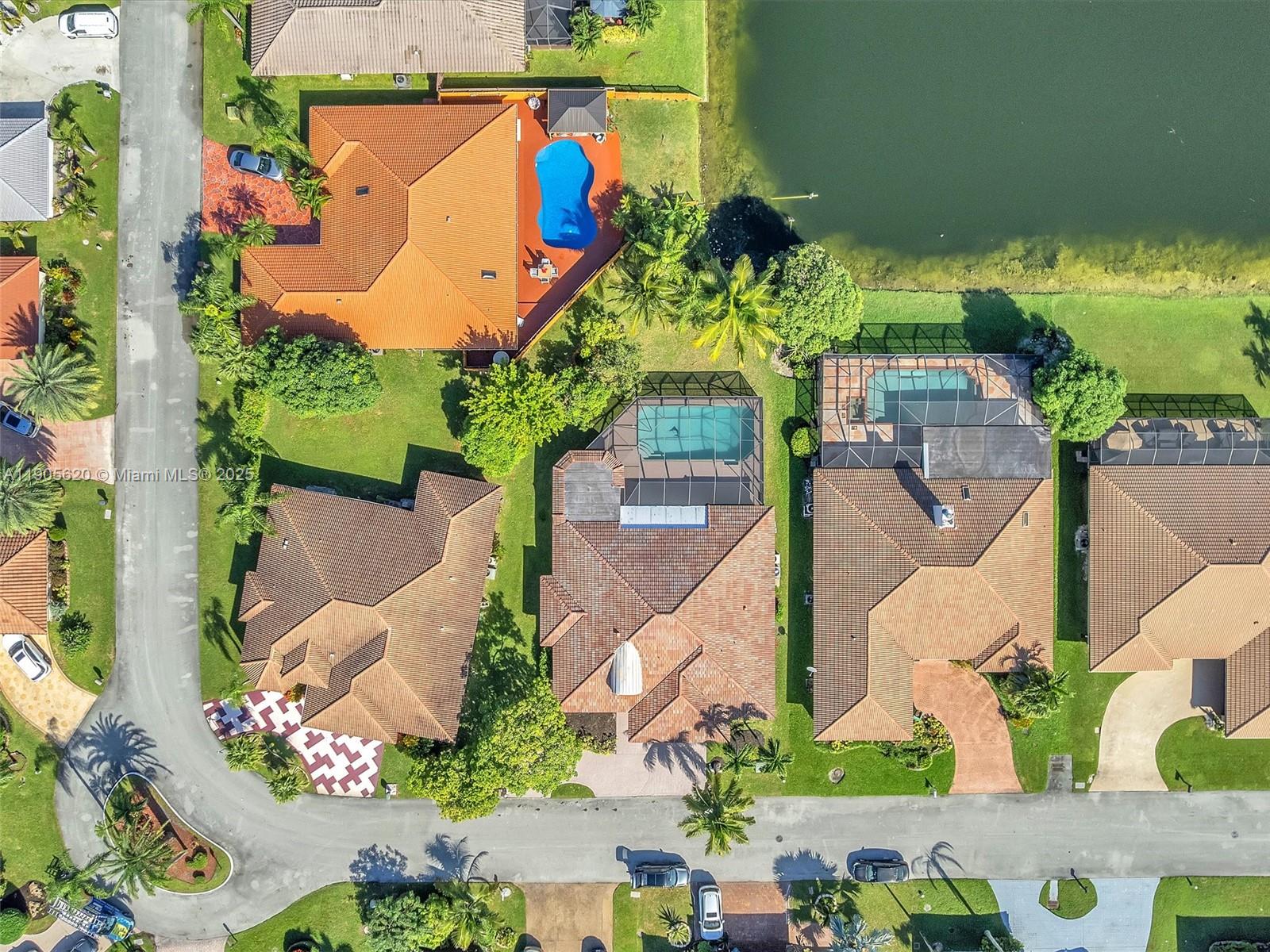 BANYAN CLUB - Residential