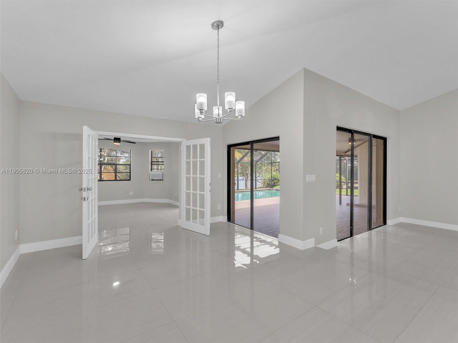 BANYAN CLUB - Residential