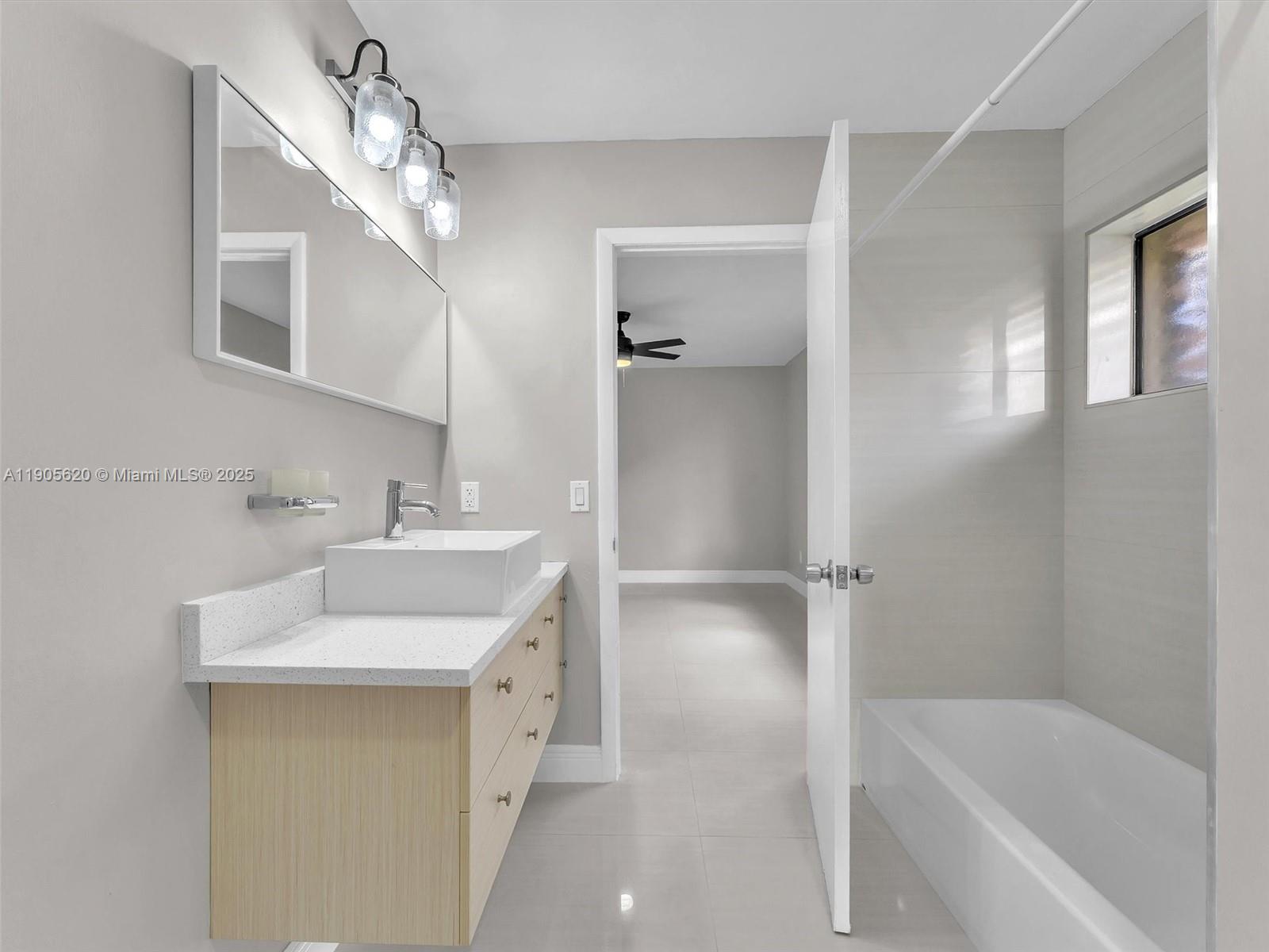 BANYAN CLUB - Residential