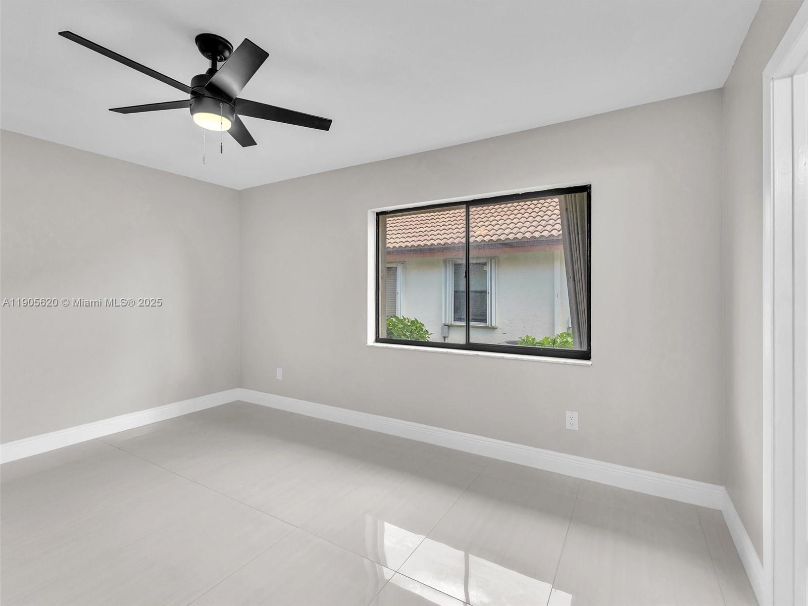 BANYAN CLUB - Residential