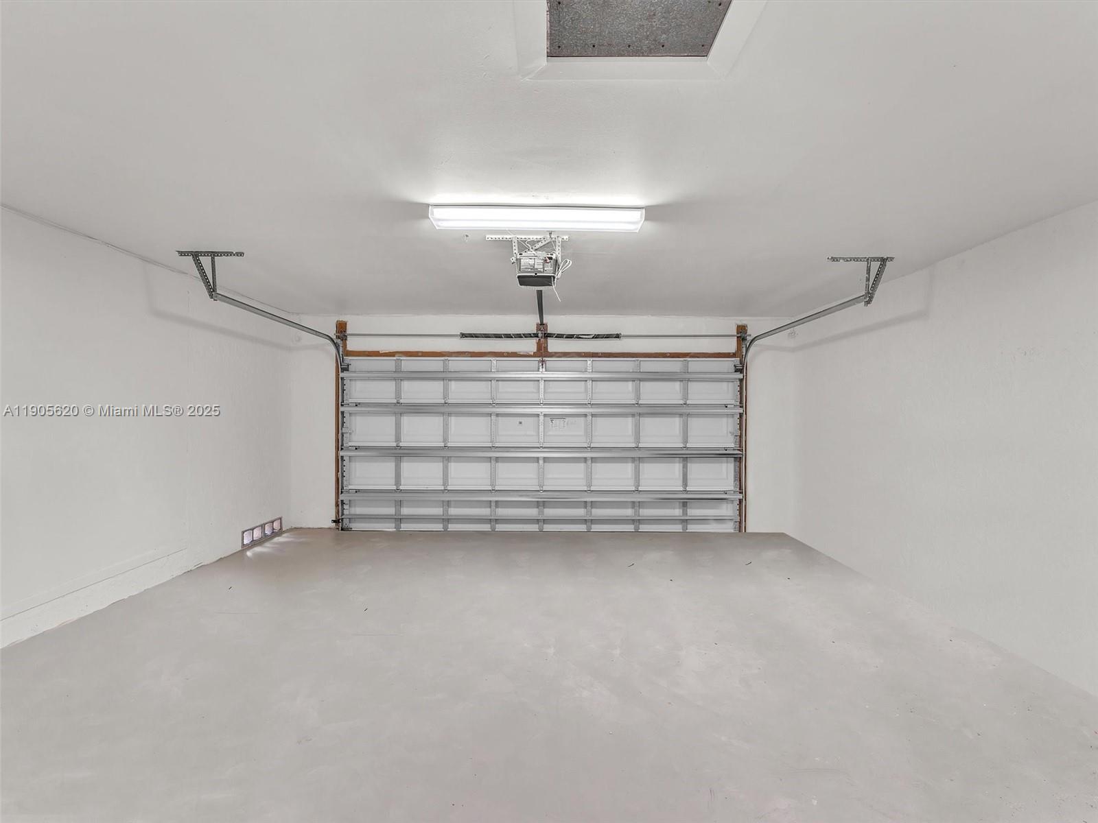 BANYAN CLUB - Residential