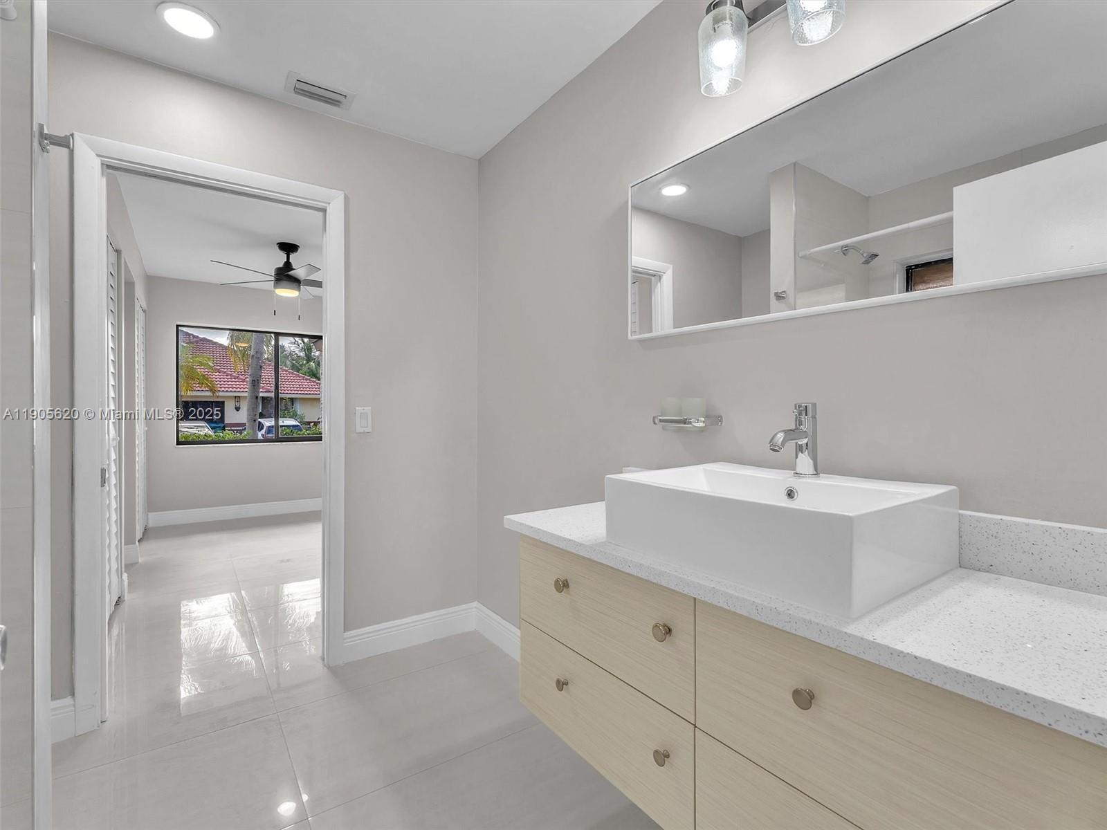 BANYAN CLUB - Residential