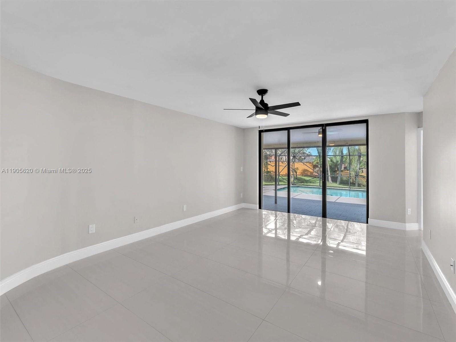 BANYAN CLUB - Residential