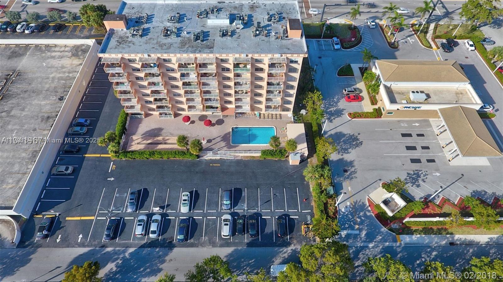 2200 E Hallandale Beach Blvd 107, Hallandale Beach, Broward County, Florida - 1 Bedrooms  
2 Bathrooms - 